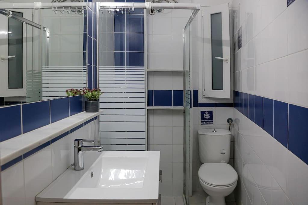 Apartment At Eksarhia Center Афины Экстерьер фото